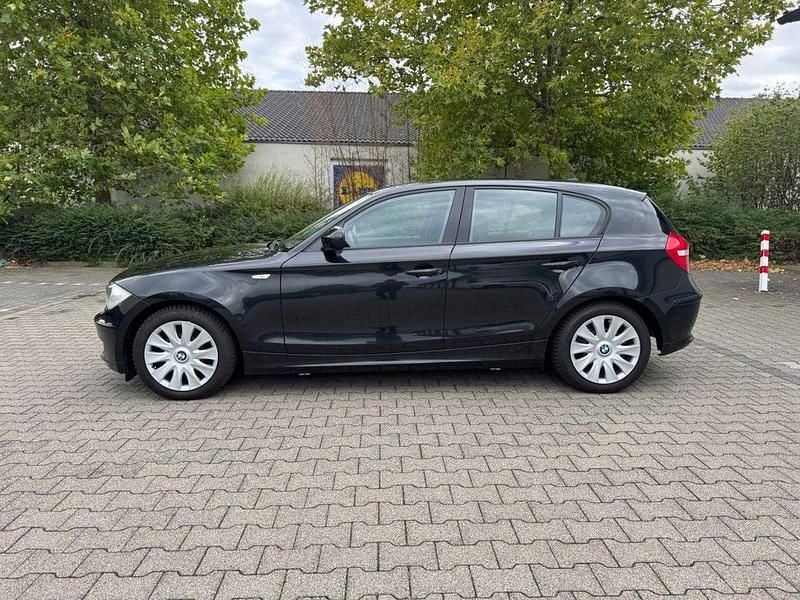 Gebraucht BMW 116 Advantage 116 PS (85 kW) 2011 Schwarz Kleinwagen