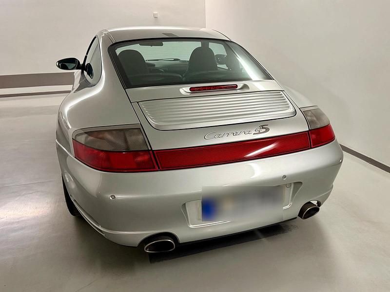 Second-hand Porsche 996 320 CP (235 kW) 2004 Argintiu Coupe