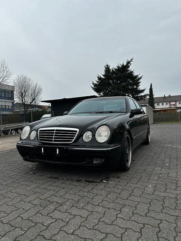Second-hand Mercedes E280 210 CP (154 kW) 2001 Negru Berlinǎ