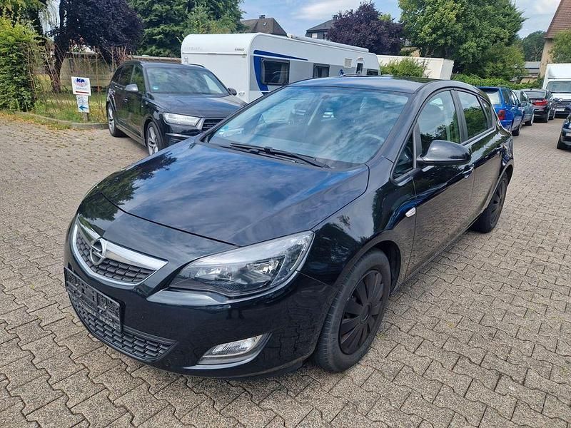Schwarz Gebraucht 2012 Opel Astra Selection Limousine | 3.700 € (Fairer Preis) - Bild 1/4