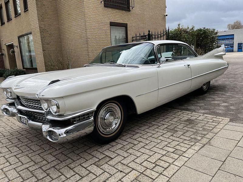 Weiß Gebraucht 1959 Cadillac Deville Coupé | 48.950 € - Bild 1/4