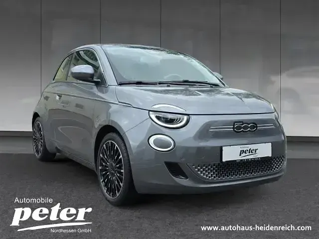 Gebraucht Fiat 500e La Prima 86 kW (118 PS) 2023 Colore esterno (mineral grau) Kleinwagen