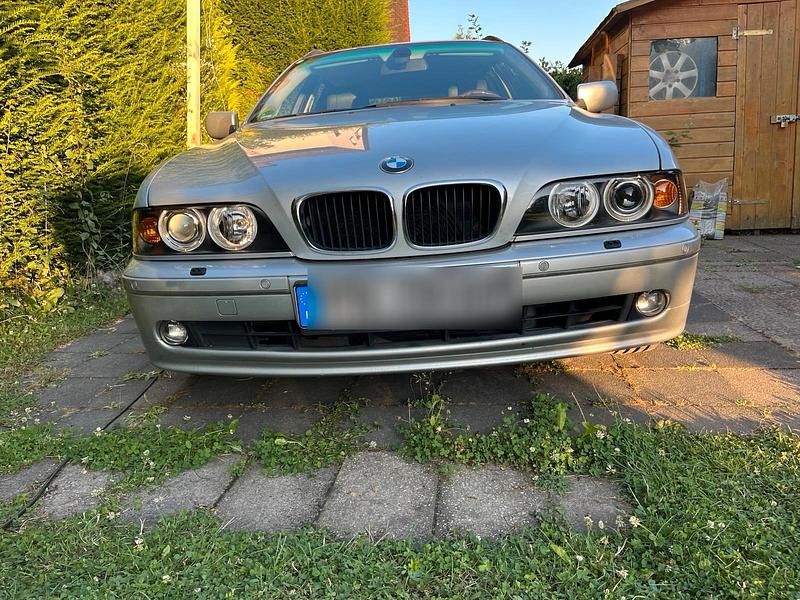 Silber Gebraucht 2003 BMW 525 Kombi | 4.000 € (Fairer Preis) - Bild 1/4