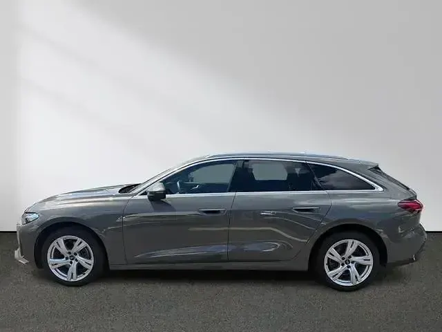 Gebraucht Audi A5 Sport 204 PS (150 kW) 2025 Chronosgrau metallic Kombi