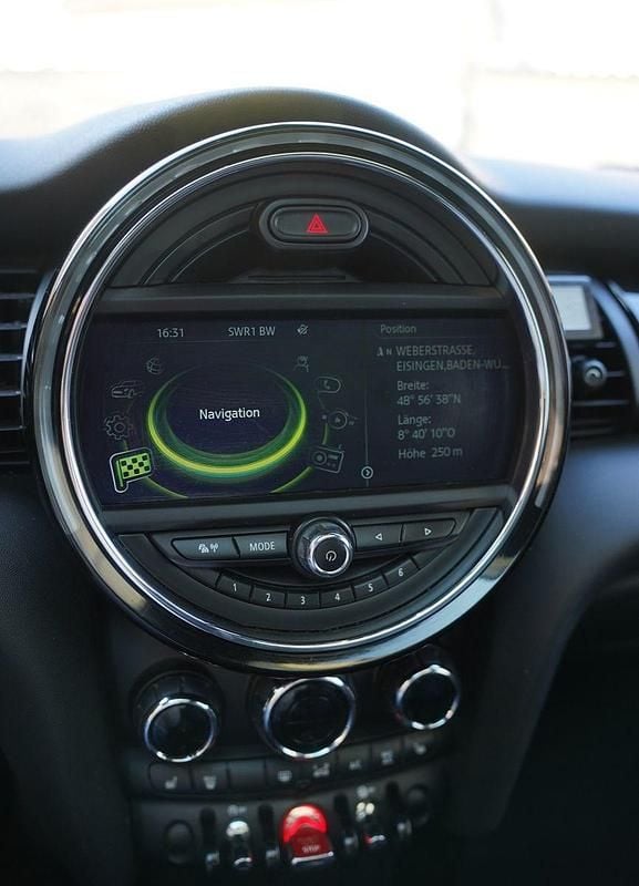 Second-hand Mini Cooper D 116 CP (85 kW) 2014 Negru Hatchback