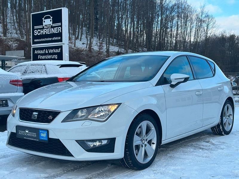Weiß Gebraucht 2016 Seat Leon FR Limousine | 10.450 € (Superpreis) - Bild 1/4