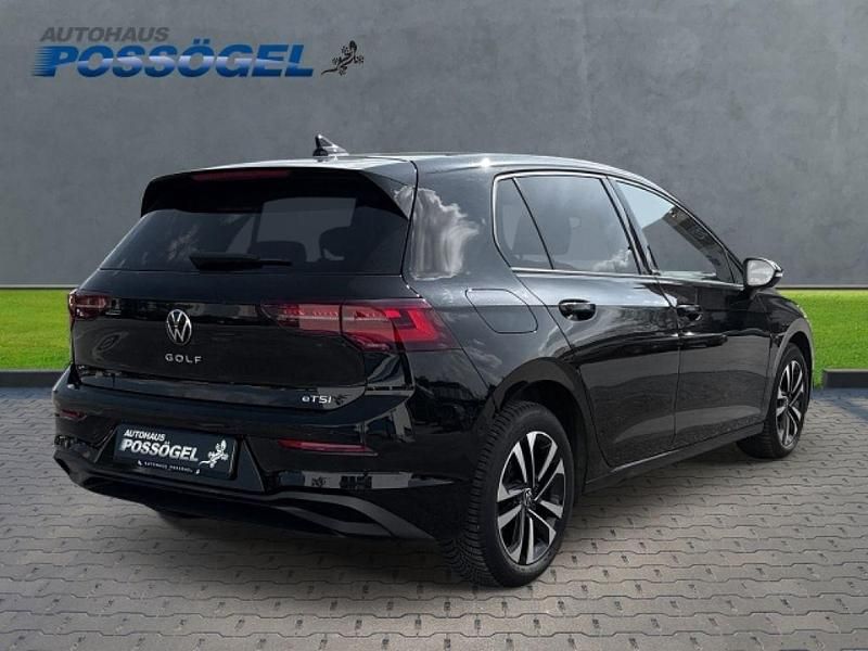 Gebraucht VW Golf VIII United 150 PS (110 kW) 2020 Deep black perleffekt (metallic) Limousine