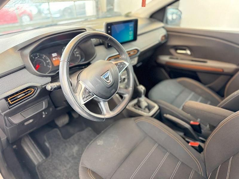 Gebraucht Dacia Sandero Comfort 91 PS (66 kW) 2022 Grau Limousine