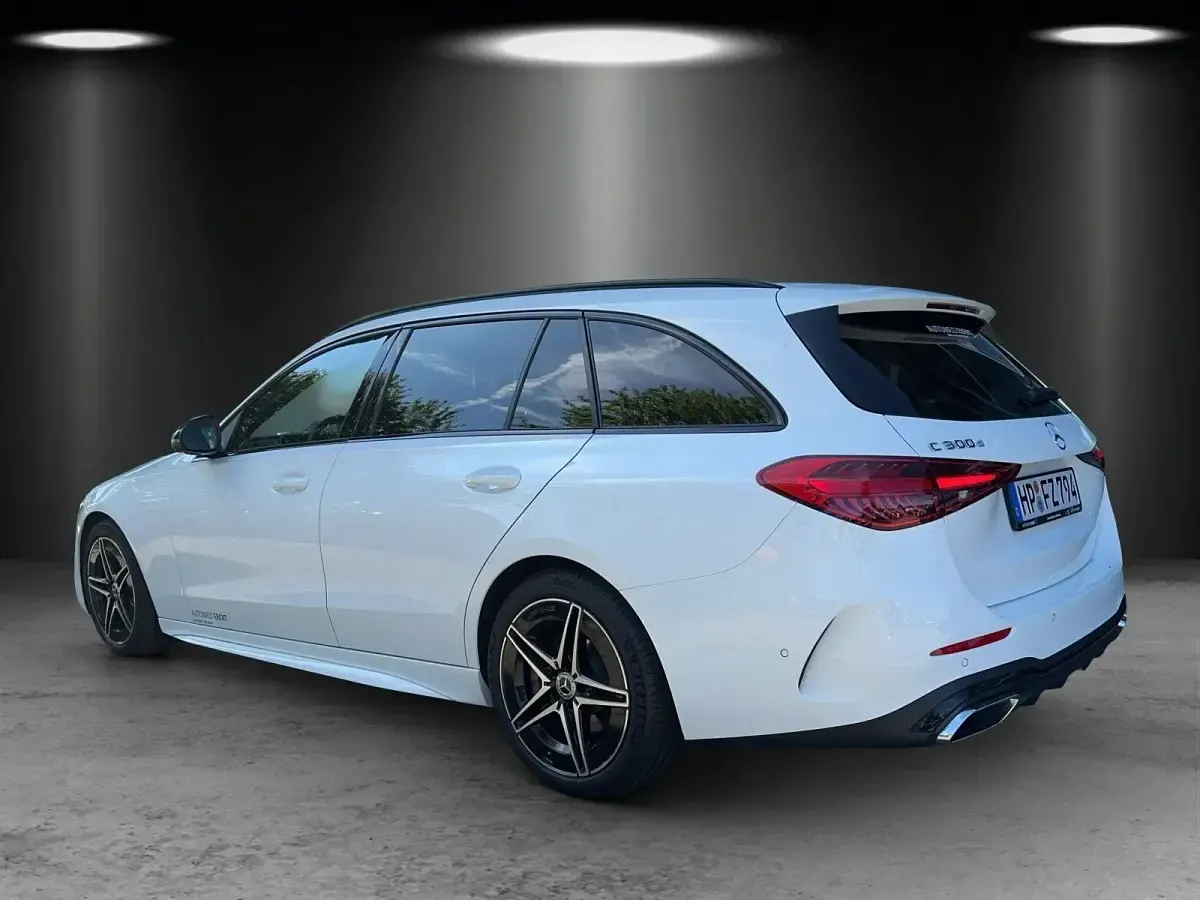 Gebraucht Mercedes C300 AMG 265 PS (194 kW) 2024 Polarweiß Kombi