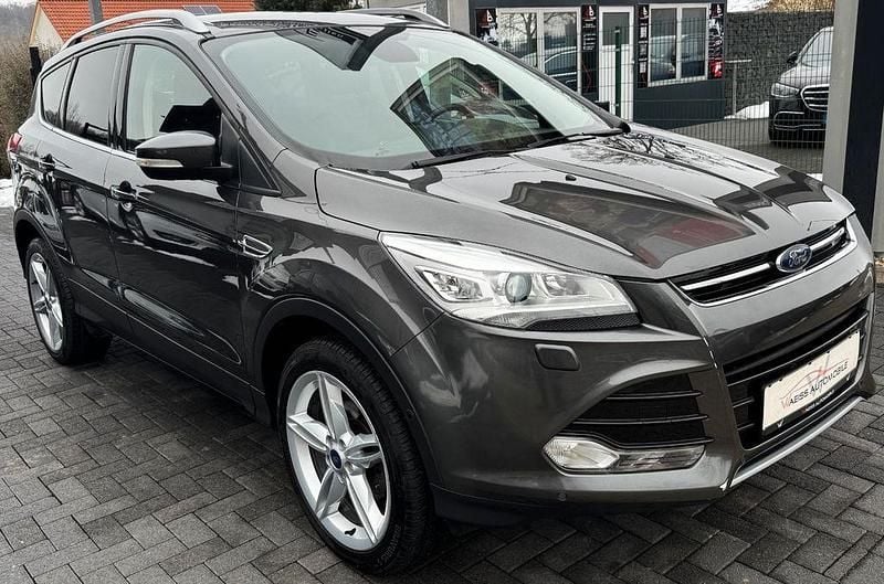 Gebraucht Ford Kuga Titanium 150 PS (110 kW) 2015 Grau SUV