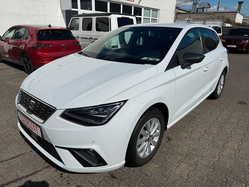 Weiß Gebraucht 2021 Seat Ibiza XCELLENCE Limousine | 12.950 € - Bild 1/4