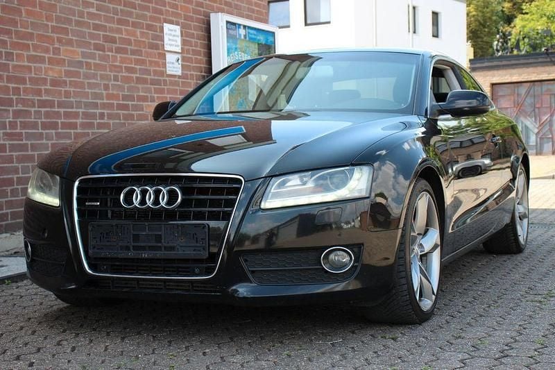 Schwarz Gebraucht 2011 Audi A5 Design Coupé | 4.990 € (Superpreis) - Bild 1/4