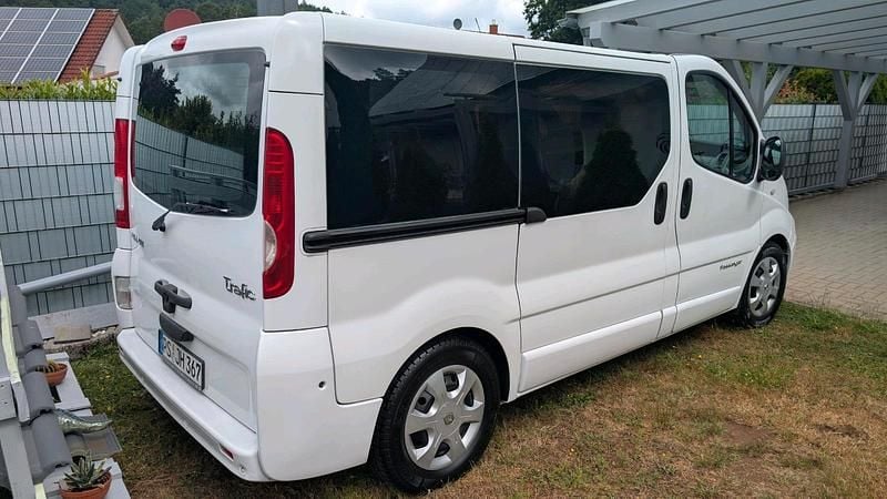 Weiß Gebraucht 2007 Renault Traffic Van | 8.800 € - Bild 1/4