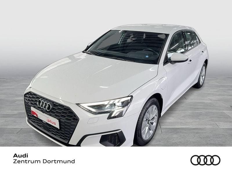 Weiß Gebraucht 2022 Audi A3 Limousine | 25.645 € (Fairer Preis) - Bild 1/4