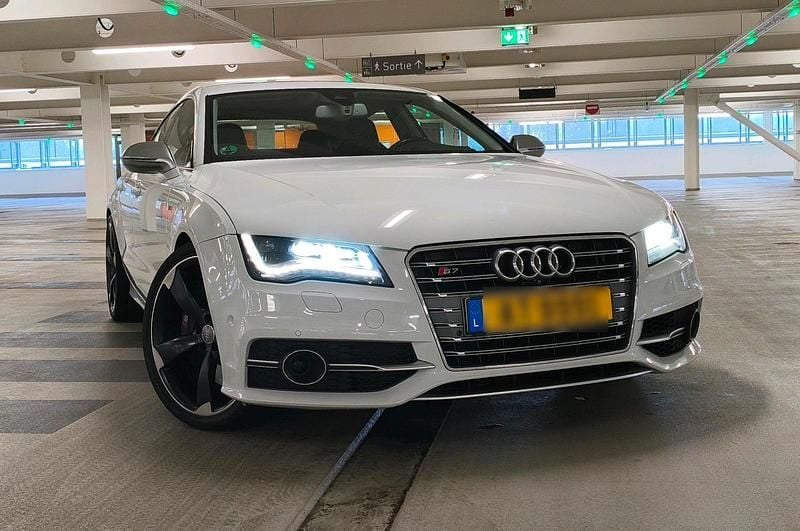Weiß Gebraucht 2013 Audi S7 Sport Kleinwagen | 29.900 € - Bild 1/4