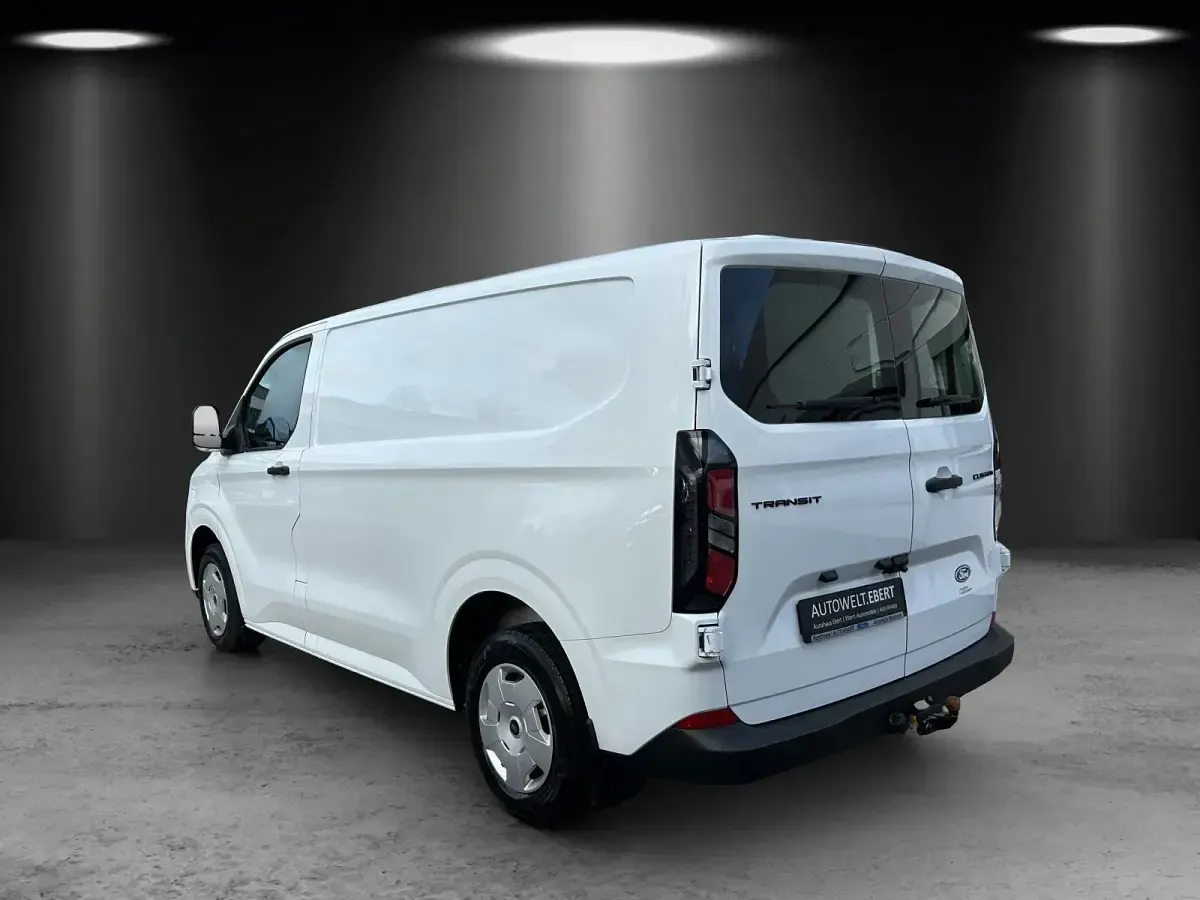 Gebraucht Ford Transit Custom 110 PS (80 kW) 2023 Frozen white Van