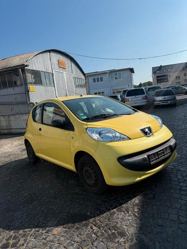 Gelb Gebraucht 2006 Peugeot 107 Filou Kleinwagen | 499 € (Guter Preis) - Bild 1/4