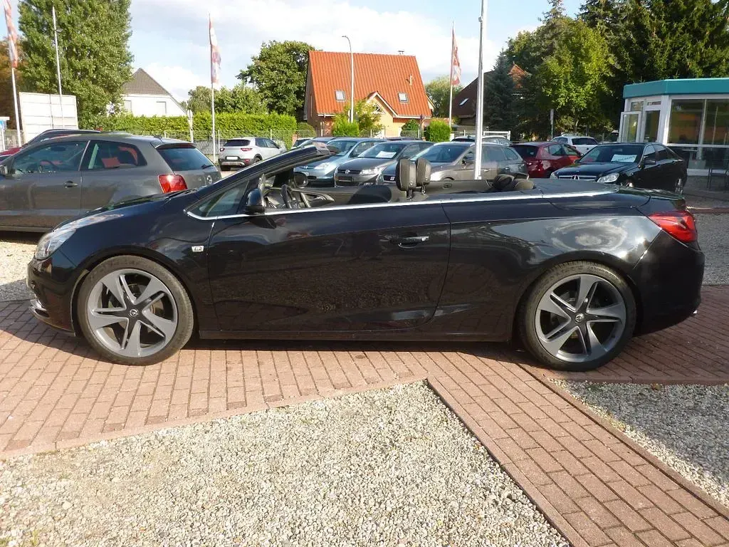 Gebraucht Opel Cascada Edition 140 PS (102 kW) 2016 Schwarz Cabrio