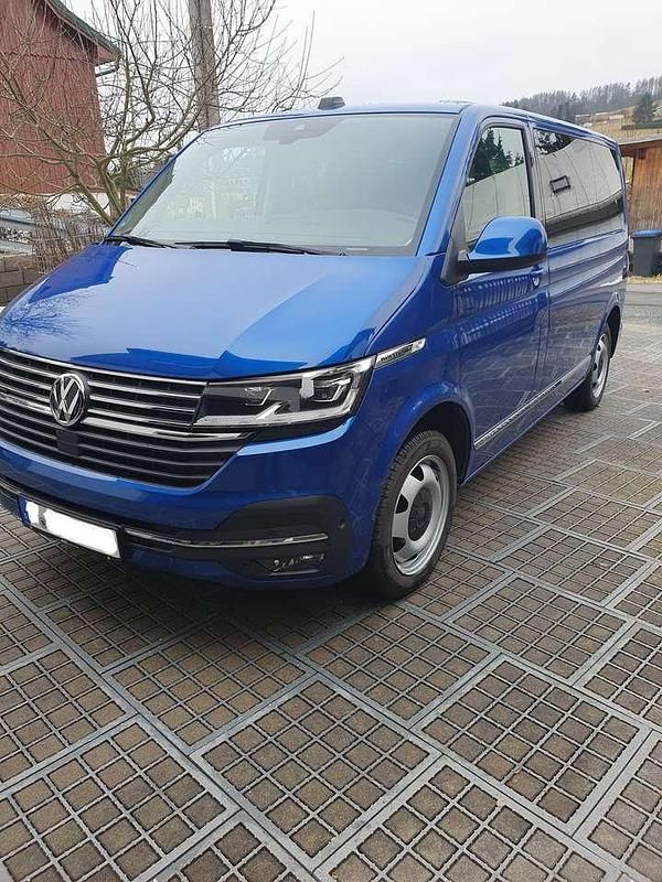 Gebraucht VW Multivan 150 PS (110 kW) 2021 Blau Van