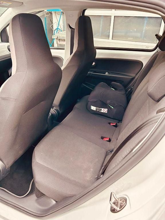 Second-hand VW e-up! 61 kW (83 CP) 2021 Alb Hatchback