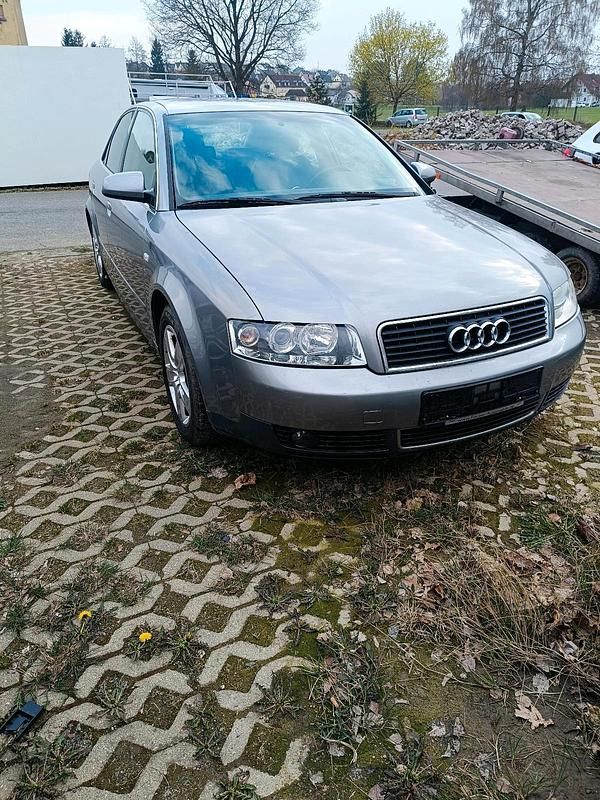 Second-hand Audi A4 150 CP (110 kW) 2003 Argintiu Berlinǎ