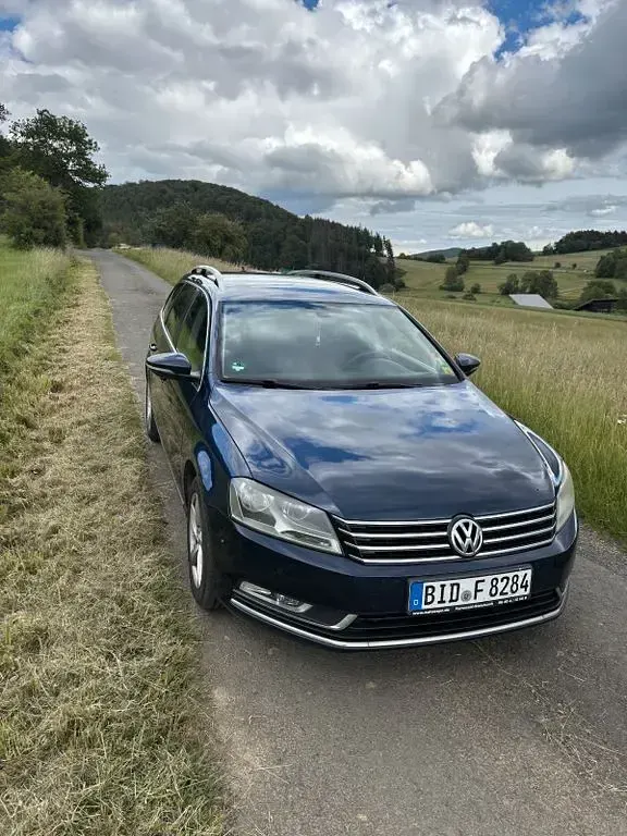Gebraucht VW Passat 140 PS (102 kW) 2013 Blau Kombi