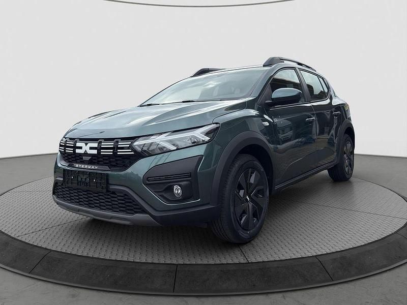 Grün Neu 2025 Dacia Sandero Stepway Kleinwagen | 18.987 € - Bild 1/4