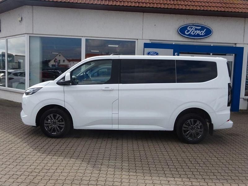 Neu Ford Tourneo Titanium 232 PS (170 kW) 2026 Weiß Van / Kleinbus