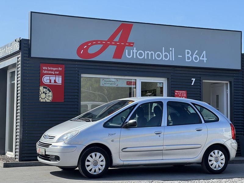 Grau Gebraucht 2008 Citroën Xsara Picasso Style Van / Kleinbus | 1.850 € (Fairer Preis) - Bild 1/3