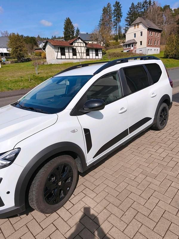 Gebraucht Dacia Jogger 110 PS (80 kW) 2022 Weiß Van / Kleinbus