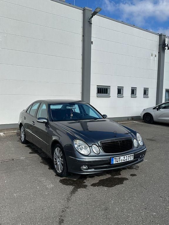 Gebraucht Mercedes E200 Avantgarde 163 PS (119 kW) 2005 Grau Limousine
