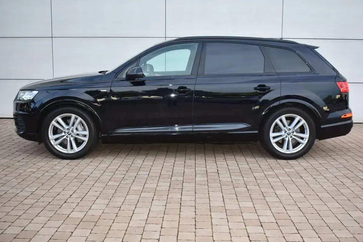 Gebraucht Audi Q7 S-line plus 286 PS (210 kW) 2019 Orcaschwarz metallic SUV