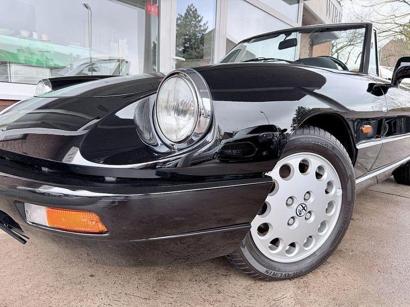Gebraucht Alfa Romeo Spider 120 PS (88 kW) 1990 Schwarz Cabrio