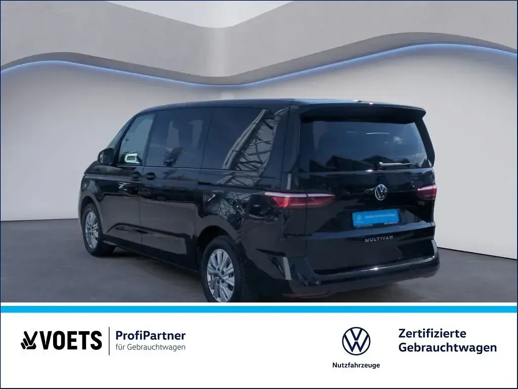Gebraucht VW Multivan Life 150 PS (110 kW) 2025 Schwarz Van / Kleinbus