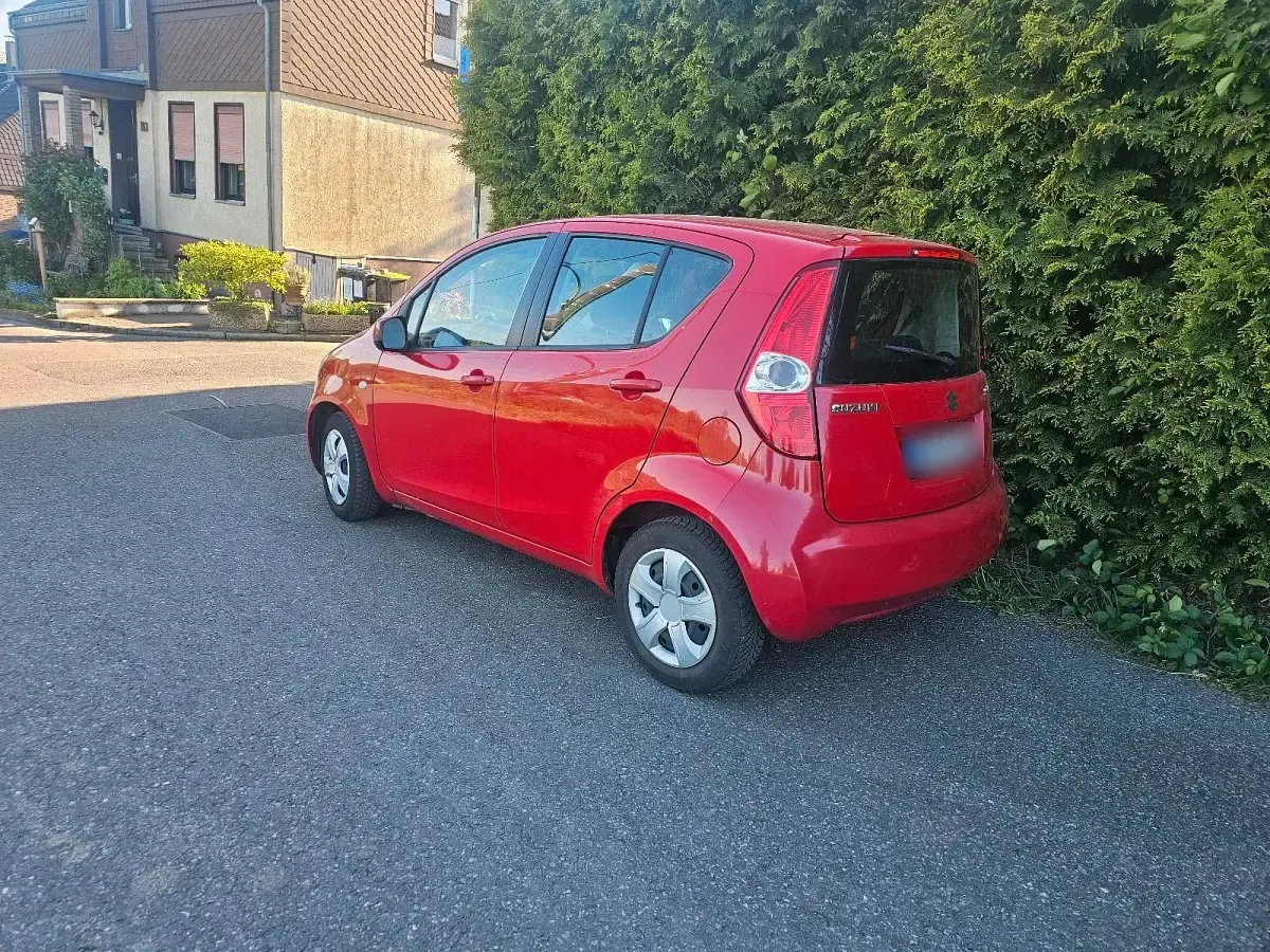 Gebraucht Suzuki Splash 65 PS (47 kW) 2011 Rot Kleinwagen