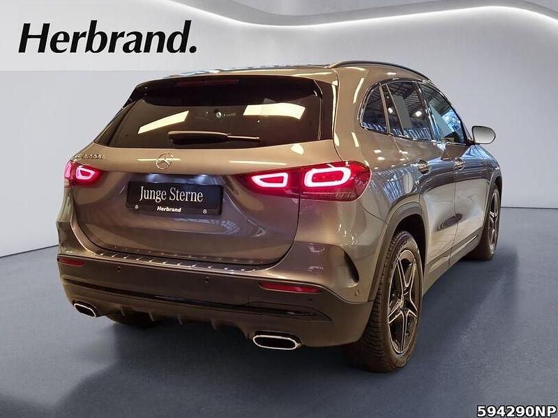 Gebraucht Mercedes GLA220 AMG 190 PS (139 kW) 2021 Metalliclack mountaingrau SUV