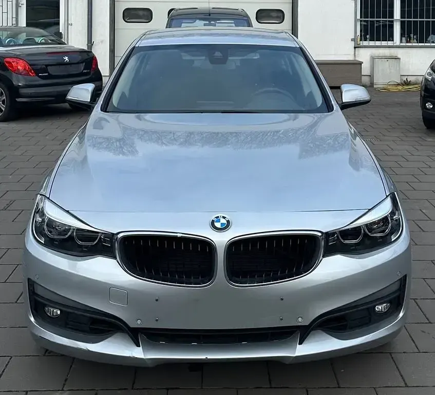 Gebraucht BMW 330 Gran Turismo Advantage 252 PS (185 kW) 2017 Silber Coupé