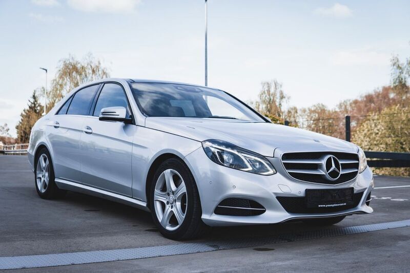 Silber Gebraucht 2014 Mercedes E250 Limousine | 12.500 € (Fairer Preis) - Bild 1/4