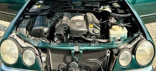 Gebraucht Mercedes E240 Elegance 170 PS (125 kW) 1998 Grün Limousine