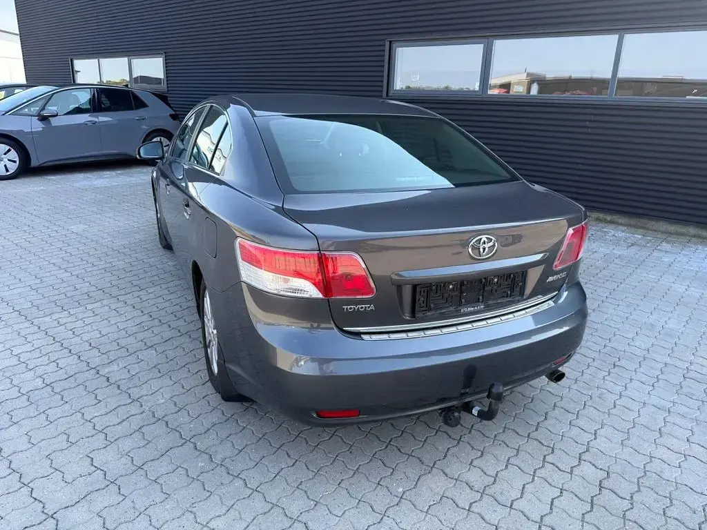 Gebraucht Toyota Avensis Sol 147 PS (108 kW) 2010 Grau Limousine