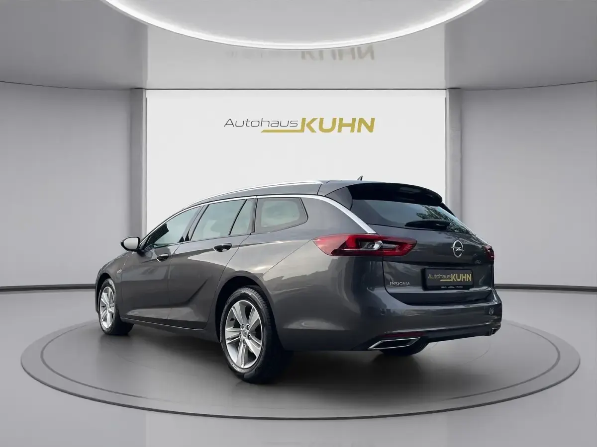 Gebraucht Opel Insignia Elegance 174 PS (127 kW) 2023 Mondstein grau/e:vulkan grau mondstein grau/e:vulkan grau Kombi