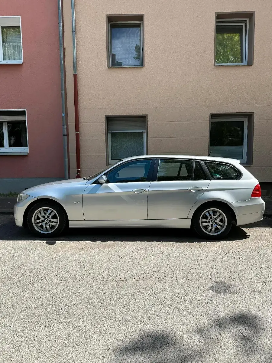 Gebraucht BMW 320 163 PS (119 kW) 2006 Silber Kombi