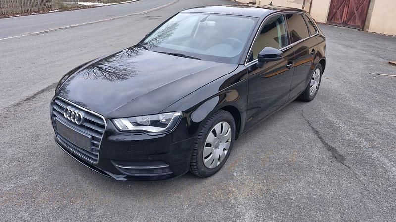 Gebraucht Audi A3 140 PS (102 kW) 2015 Schwarz Limousine
