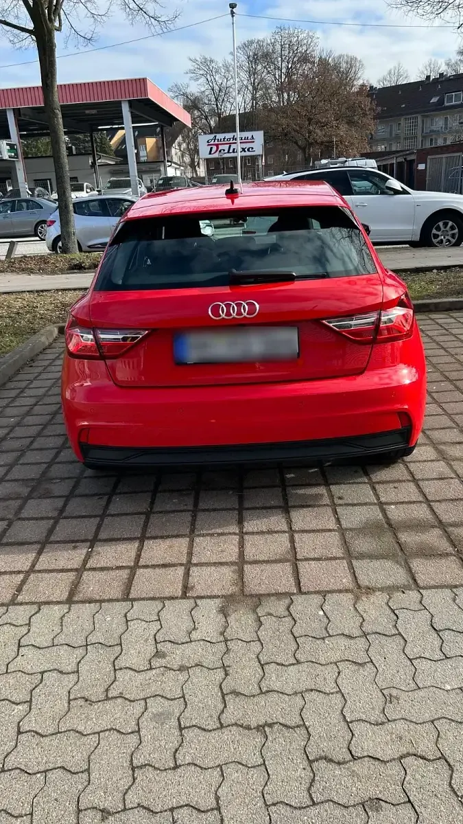 Gebraucht Audi A1 Ambiente 95 PS (69 kW) 2022 Rot SUV