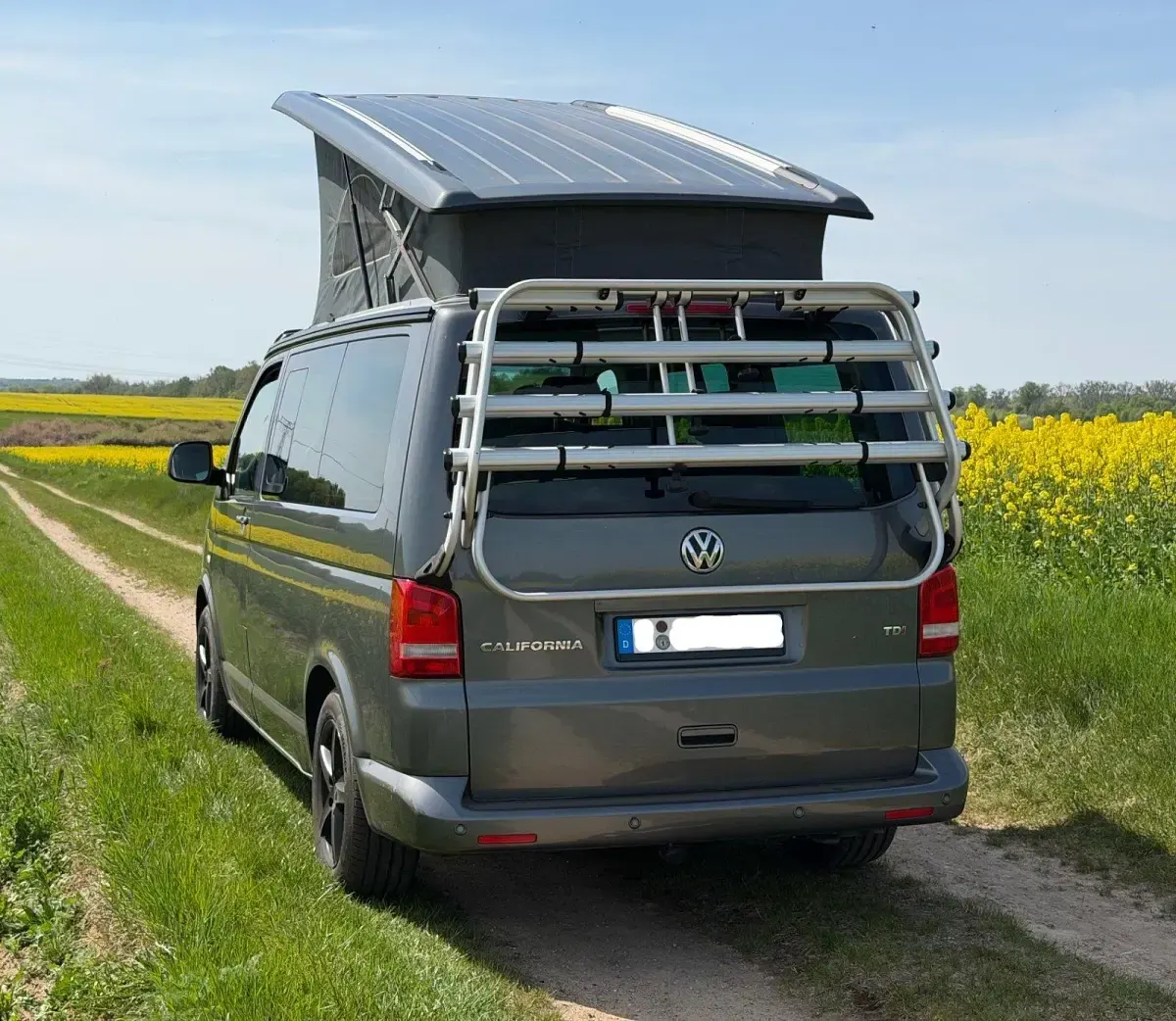 Gebraucht VW California Beach 140 PS (102 kW) 2013 Grau Van