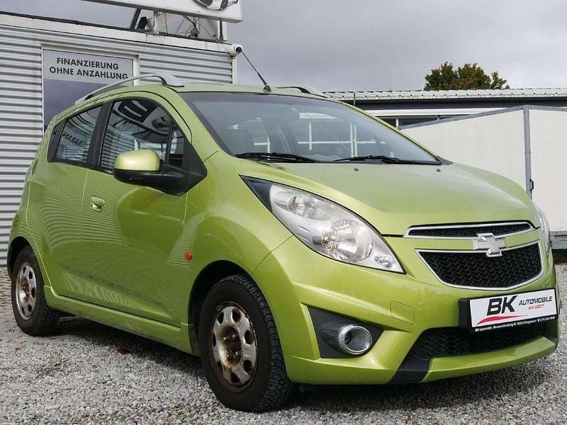 Grün Gebraucht 2010 Chevrolet Spark LT Kleinwagen | 3.990 € (Teuer) - Bild 1/4