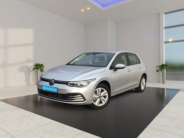 Gebraucht VW Golf VIII Life 131 PS (96 kW) 2023 Silber Kleinwagen