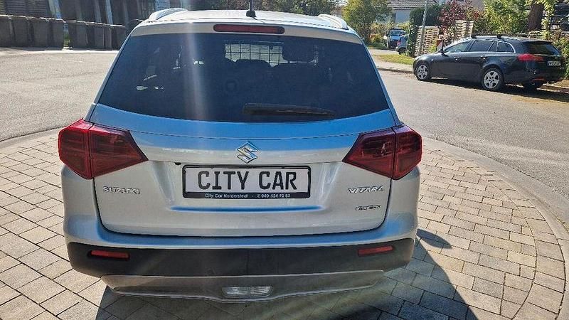 Gebraucht Suzuki Vitara Comfort 111 PS (81 kW) 2020 Silber SUV