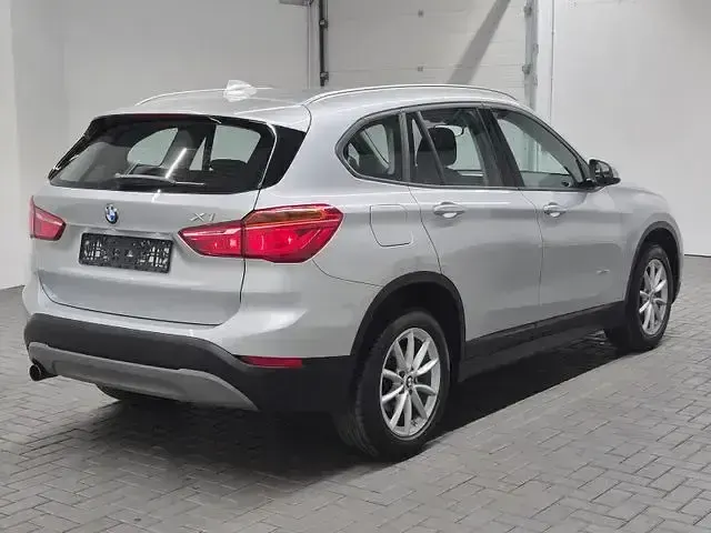 Gebraucht BMW X1 136 PS (100 kW) 2016 Glaciersilbermet. SUV