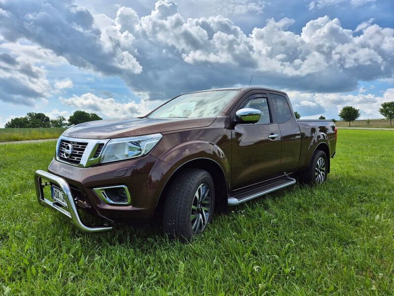 Braun Gebraucht 2018 Nissan Navara N-Connecta Abholung | 29.990 € (Etwas zu teuer) - Bild 1/4